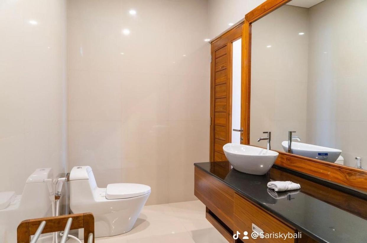 Sari Sky Bali Hotell Kubupenlokan Exteriör bild